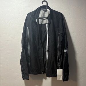lululemon athletica Men's Black Transform Lightweight Jacket